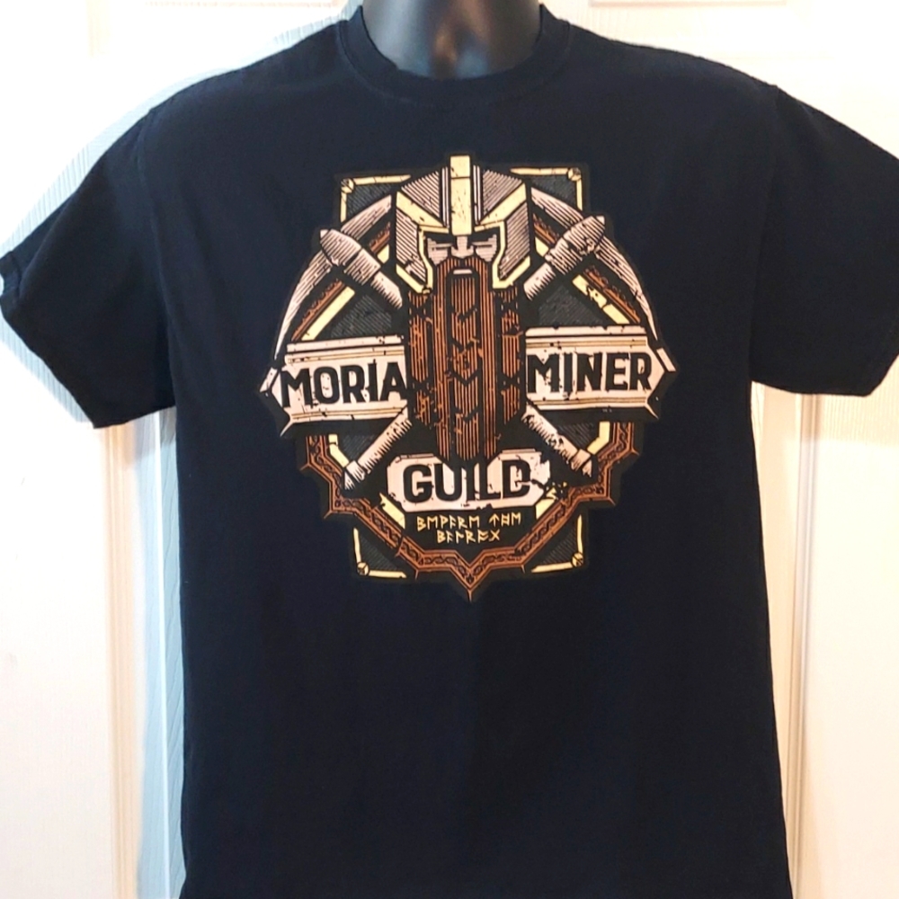Lord of the Rings shirt medium